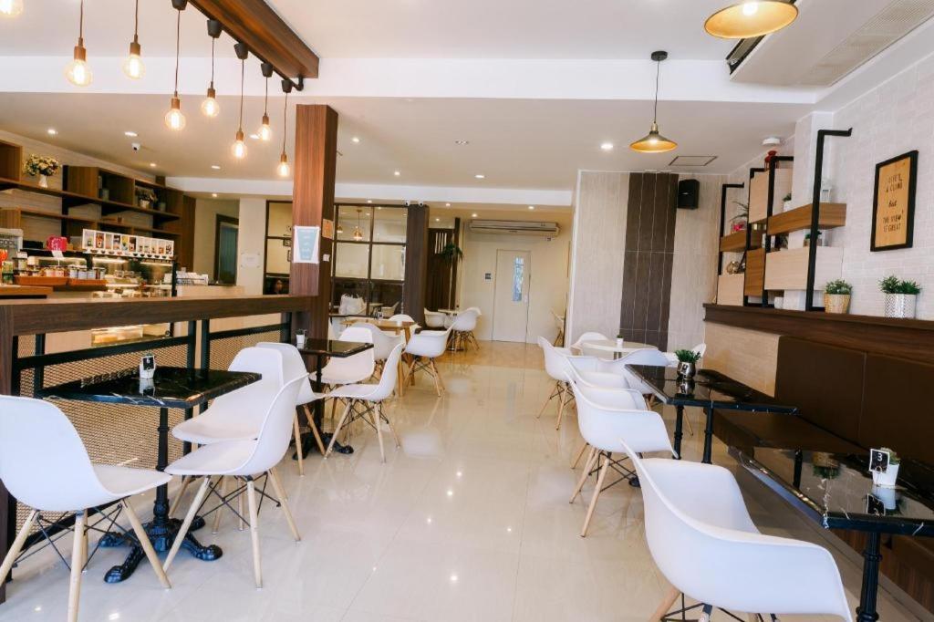 City Park Hotel Phatthalung Bagian luar foto