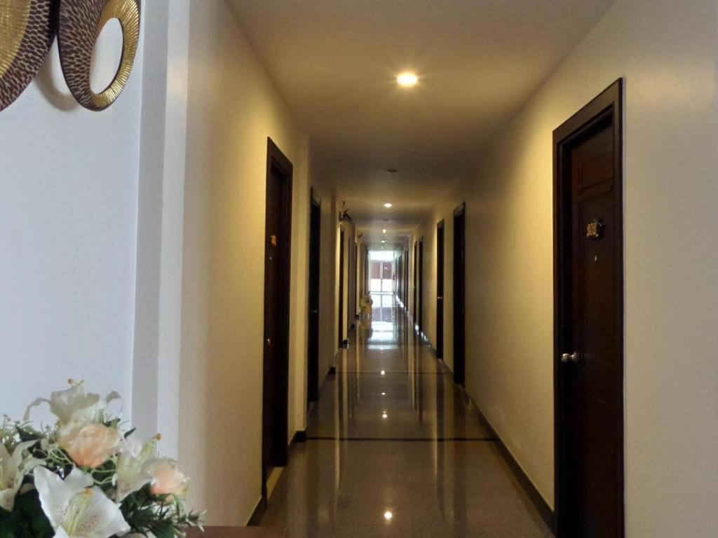 City Park Hotel Phatthalung Bagian luar foto