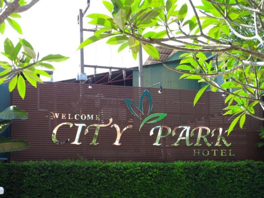 City Park Hotel Phatthalung Bagian luar foto