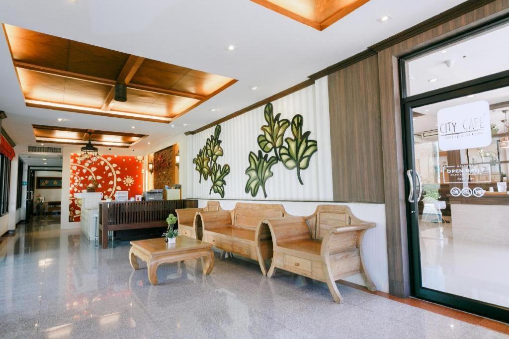 City Park Hotel Phatthalung Bagian luar foto