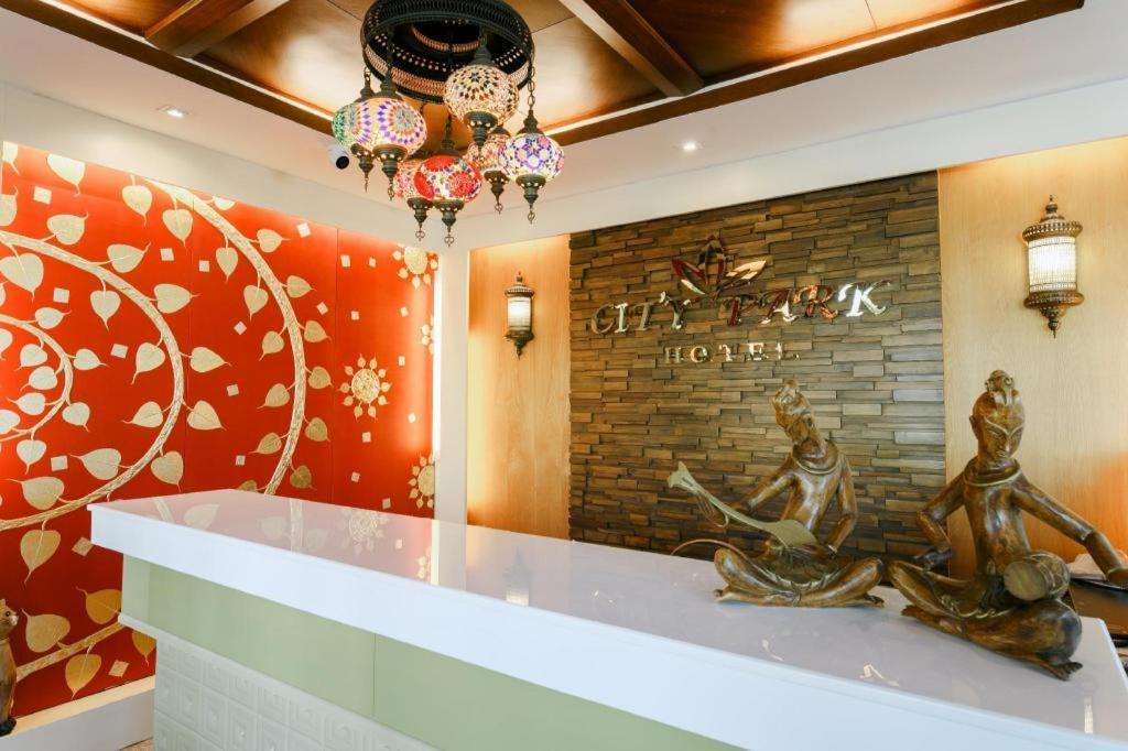 City Park Hotel Phatthalung Bagian luar foto