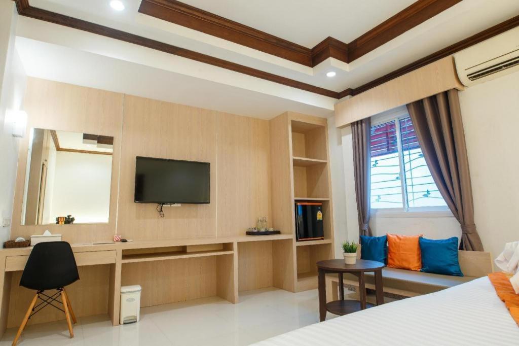 City Park Hotel Phatthalung Bagian luar foto