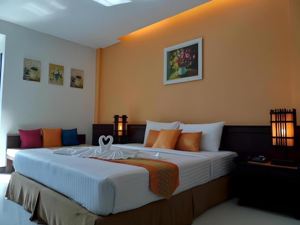 City Park Hotel Phatthalung Bagian luar foto